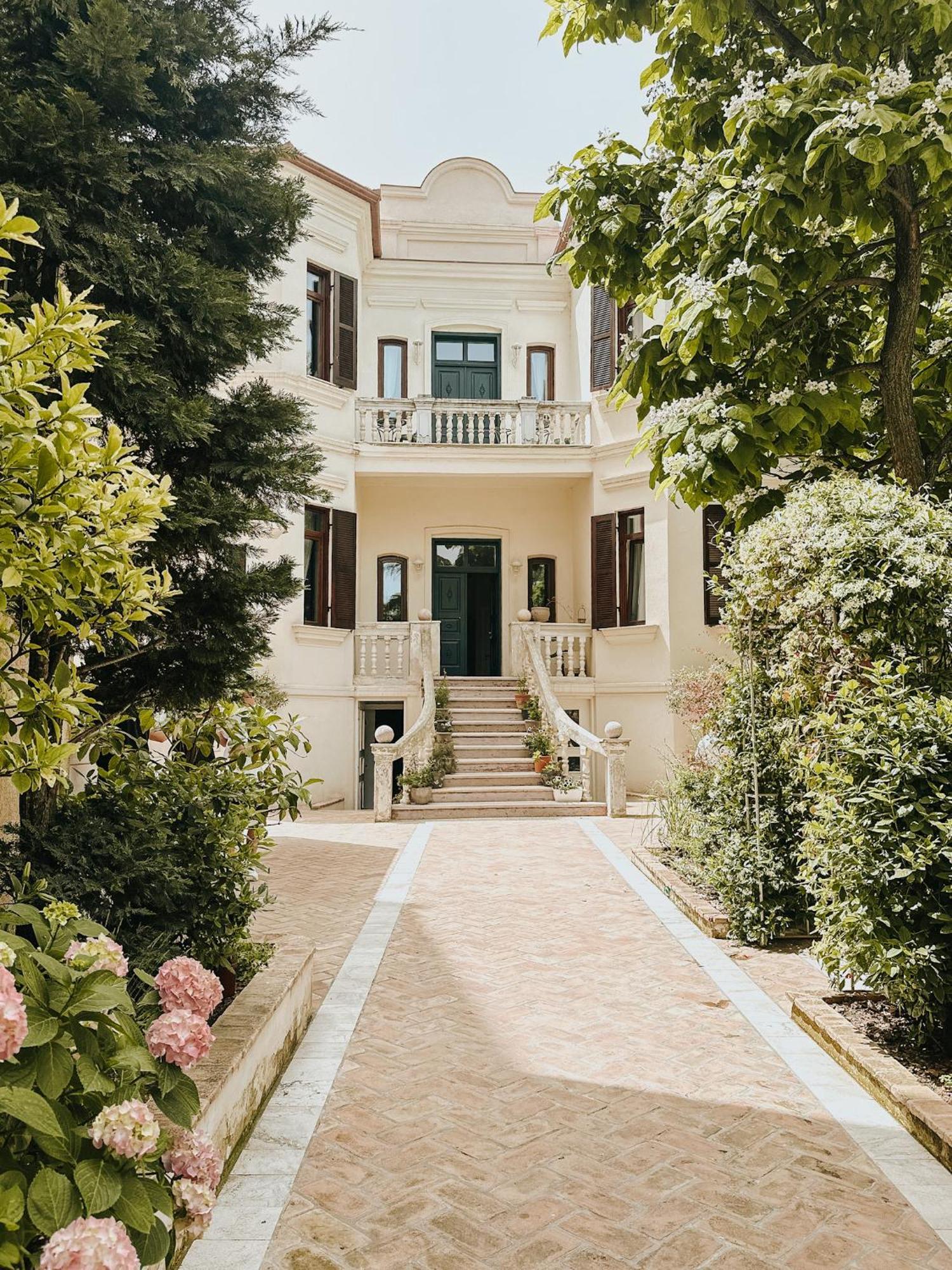 Seven Cafe & Hotel Pogradec Exterior foto