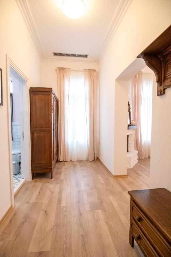 Seven Cafe & Hotel Pogradec Exterior foto