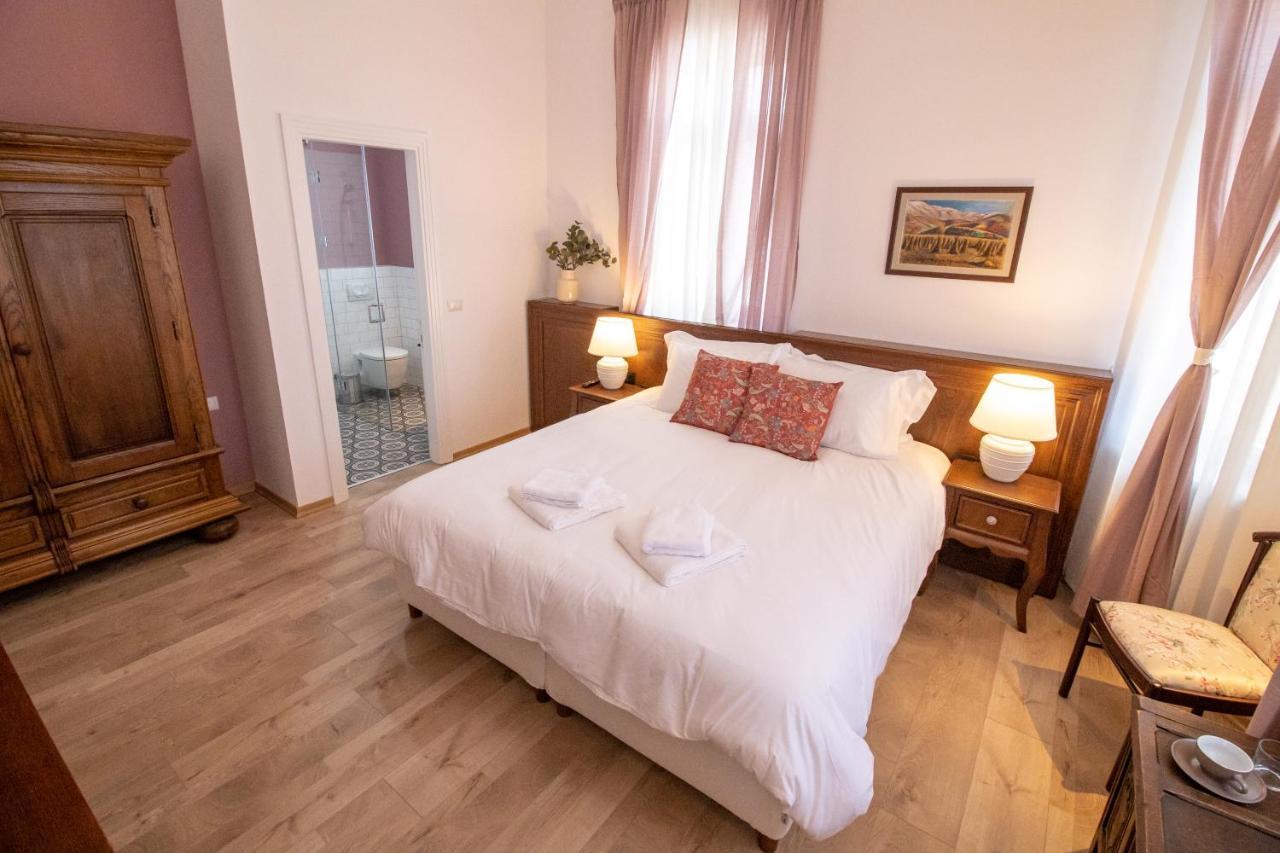 Seven Cafe & Hotel Pogradec Exterior foto