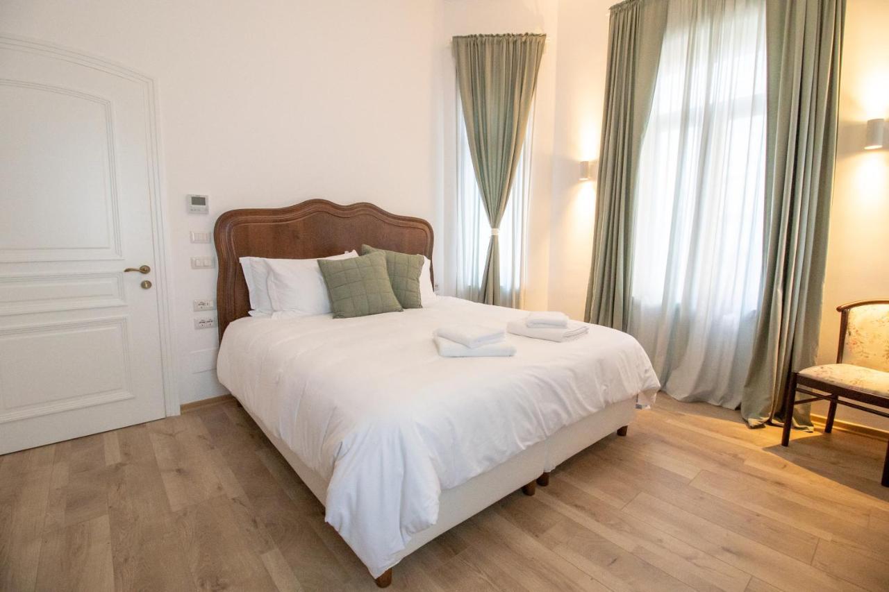 Seven Cafe & Hotel Pogradec Exterior foto