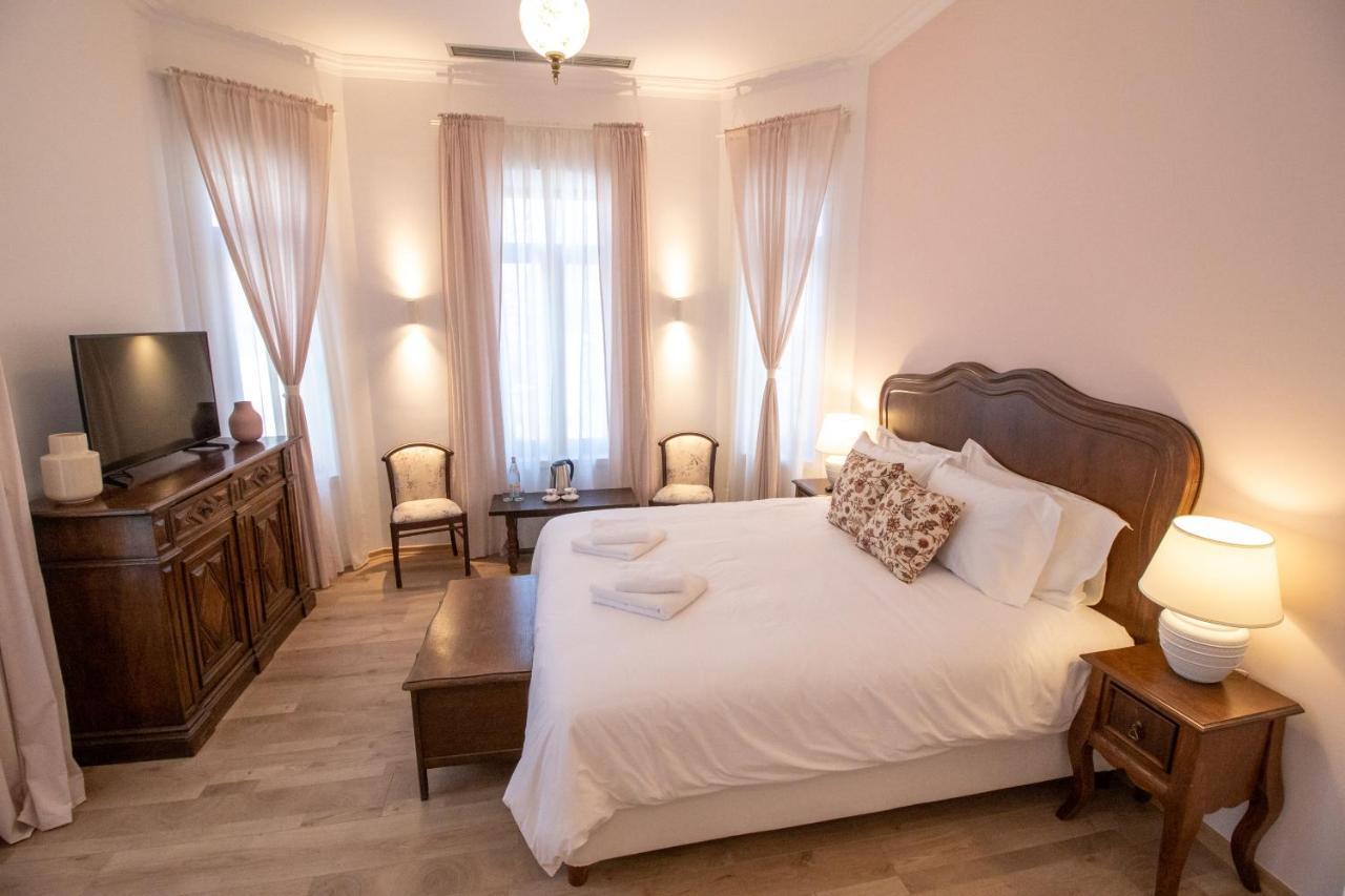 Seven Cafe & Hotel Pogradec Exterior foto